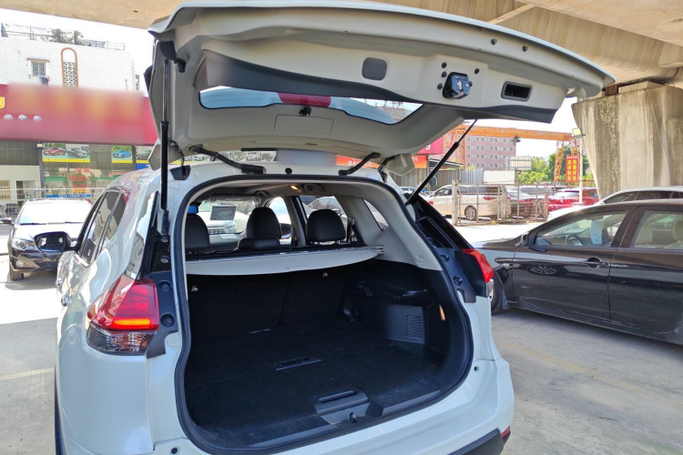 日产 奇骏 2020款 2.0L XL Premium CVT 2WD智联尊享版局部细节23