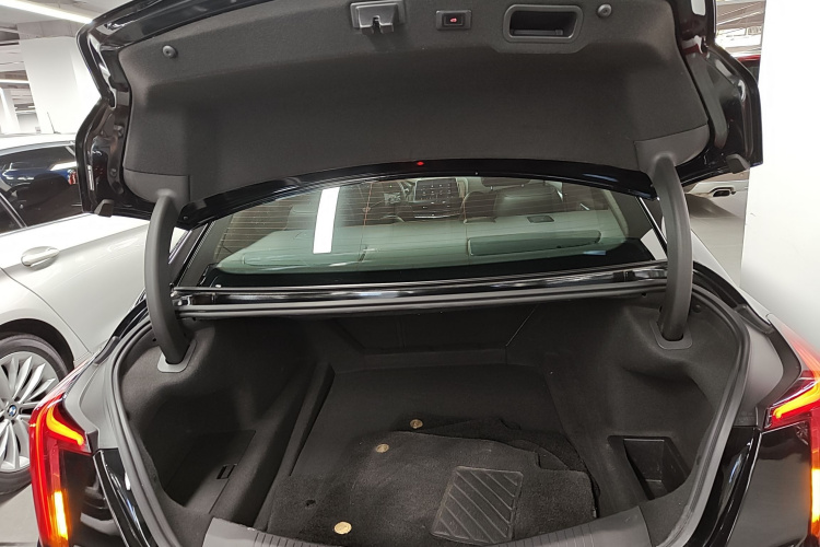 凯迪拉克CT5 2022款 28T 豪华型（标准版）机舱底盘23