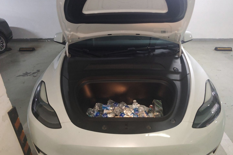 特斯拉 Model Y 2022款 后轮驱动版局部细节24