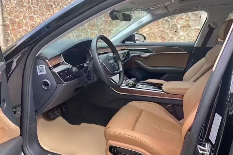 奥迪A8 2018款 A8L 55 TFSI quattro投放版尊享型中控内饰7001