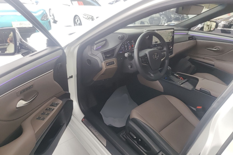 雷克萨斯ES 2025款 200 臻享版中控内饰20