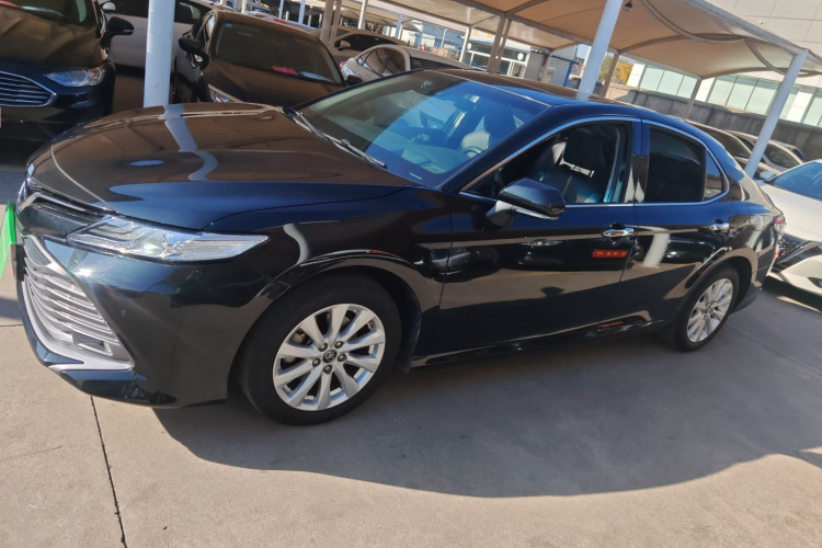 丰田 凯美瑞 2019款 改款 2.0G 豪华版车身外观4