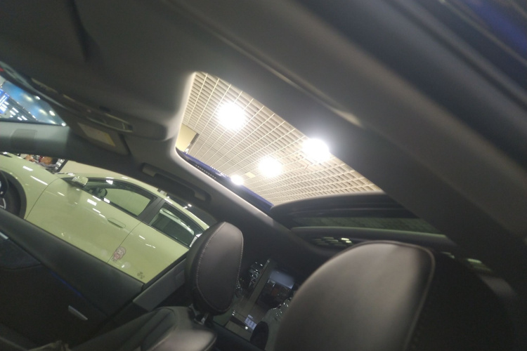 奥迪A4L 2018款 30周年年型 40 TFSI 进取型中控内饰22