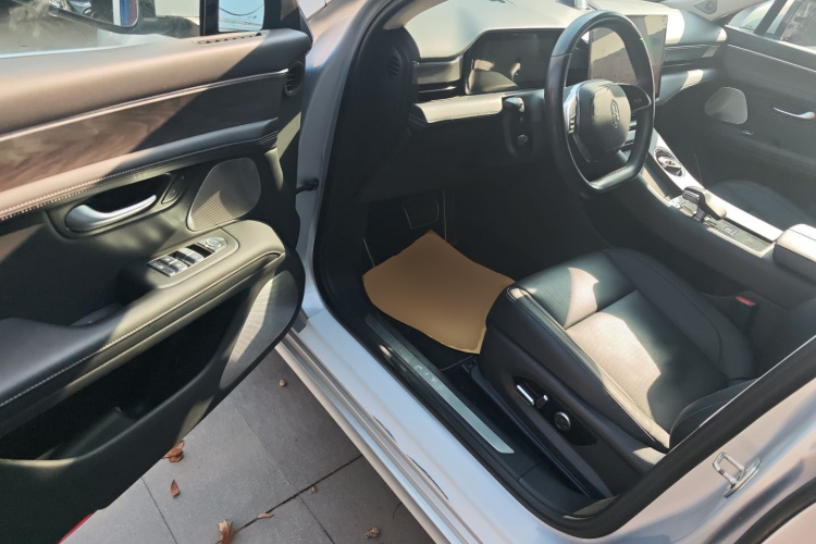 鸿蒙智行 问界M5 2022款 增程四驱性能版中控内饰7003