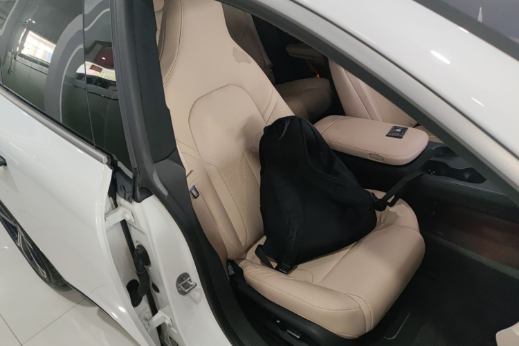 蔚来ET5 2022款 100kWh局部细节41