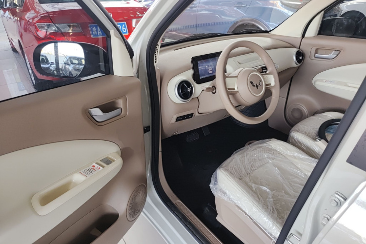 五菱汽车 宏光MINIEV 2025款 四门版 进阶款中控内饰7003