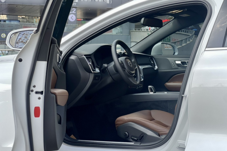 沃尔沃S60 2024款 B4 智逸豪华版中控内饰7002