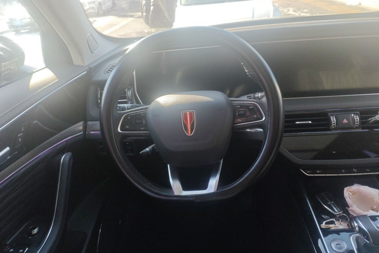 红旗HS5 2022款 改款 2.0T 智联旗享版中控内饰13