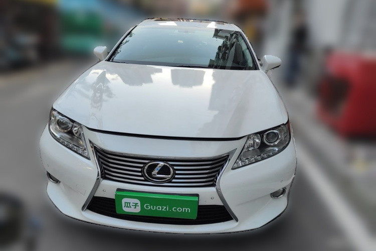 雷克萨斯ES 2013款 250 精英版车身外观2