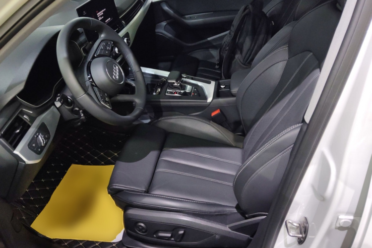 奥迪A4L 2022款 40 TFSI 时尚动感型中控内饰19