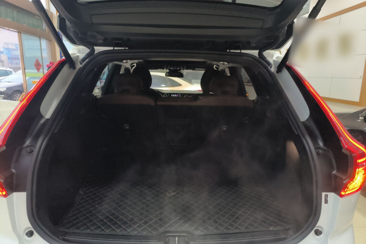 沃尔沃XC60 2024款 B5 四驱智逸豪华版机舱底盘23