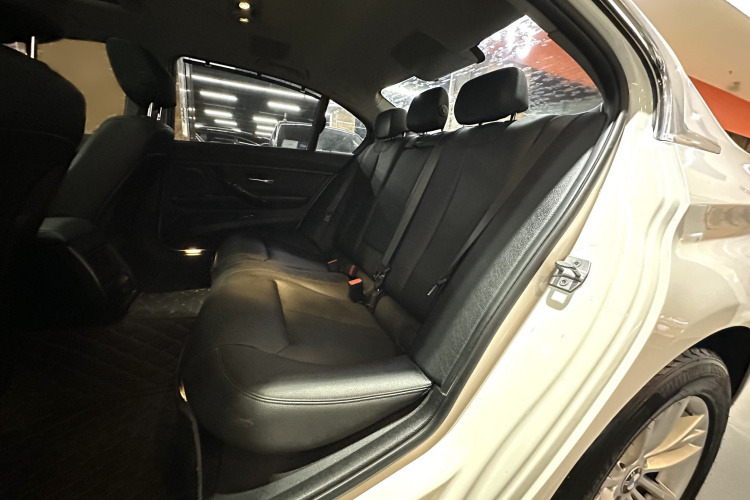 宝马3系 2013款 320Li 时尚型中控内饰7009