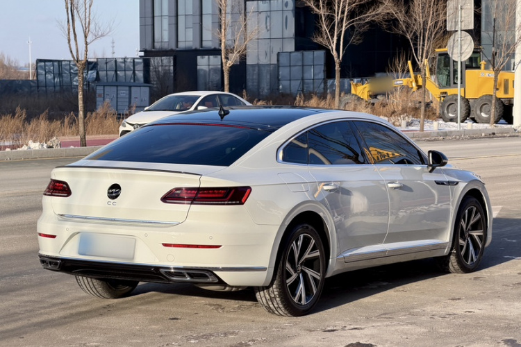 一汽-大众CC 2023款 330TSI 炫目版车身外观6005