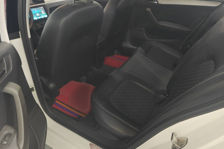 斯柯达 昕锐 2019款 1.5L 自动舒适版 国VI中控内饰7004