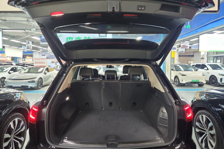 大众 途锐 2020款 3.0TSI 锐享版 国VI中控内饰23