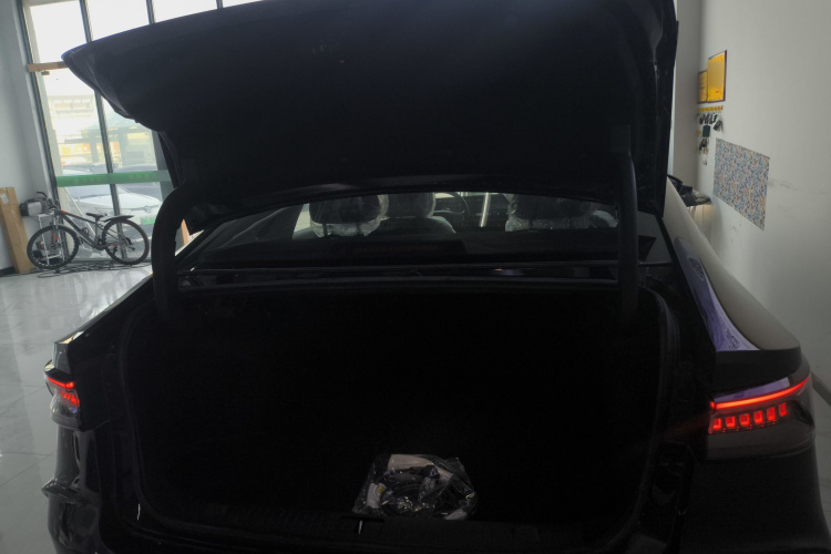 奇瑞 风云A8 2024款 127 乘风版机舱底盘23