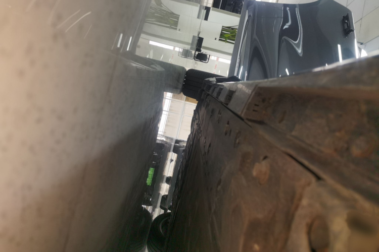 鸿蒙智行 智界R7 2025款 增程 251km Max局部细节9001