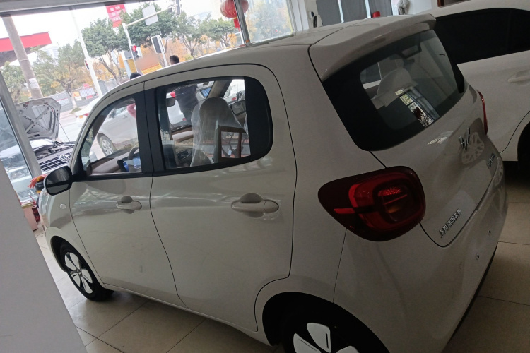 五菱汽车 宏光MINIEV 2025款 四门版 进阶款车身外观4