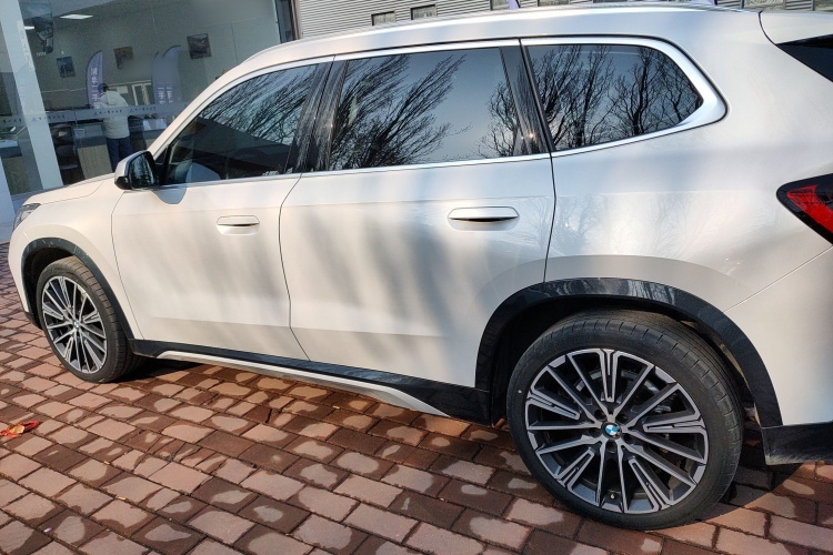 宝马X1 2023款 xDrive25Li X设计套装车身外观4