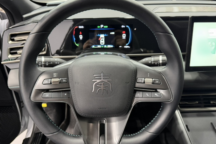比亚迪 秦L 2024款 DM-i 80KM领先型中控内饰7002