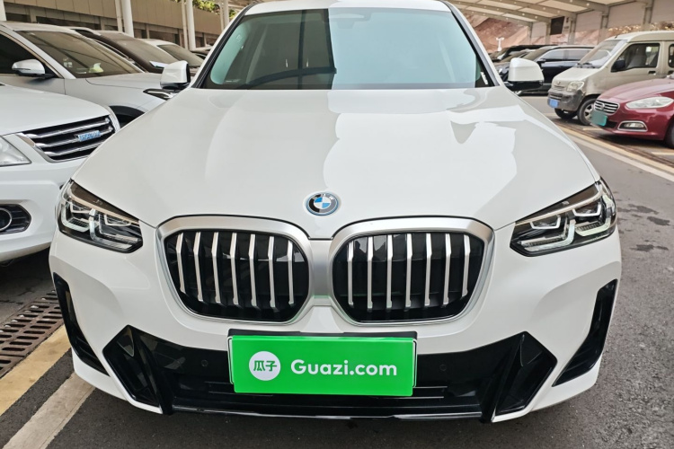 宝马iX3 2024款 领先型车身外观2