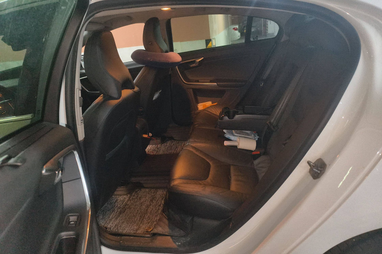 沃尔沃S60 2015款 S60L T5 智驭版中控内饰7004