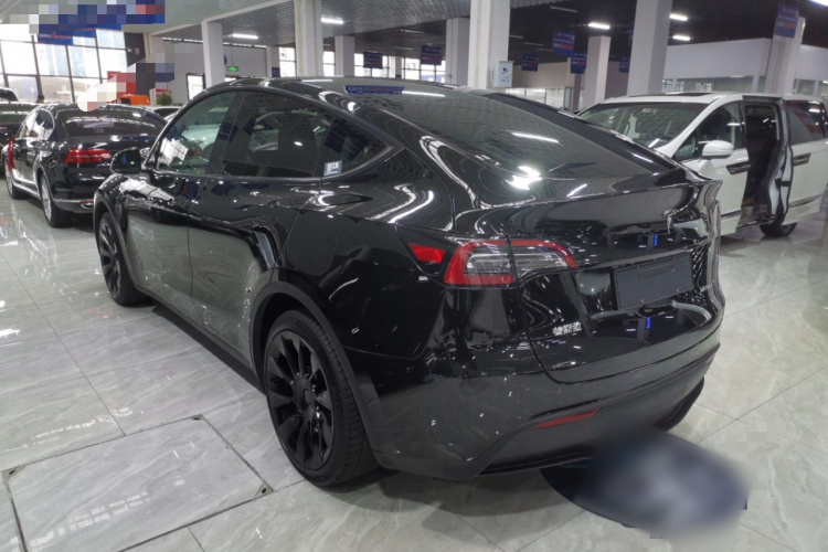 特斯拉 Model Y 2022款 改款 后轮驱动版车身外观4