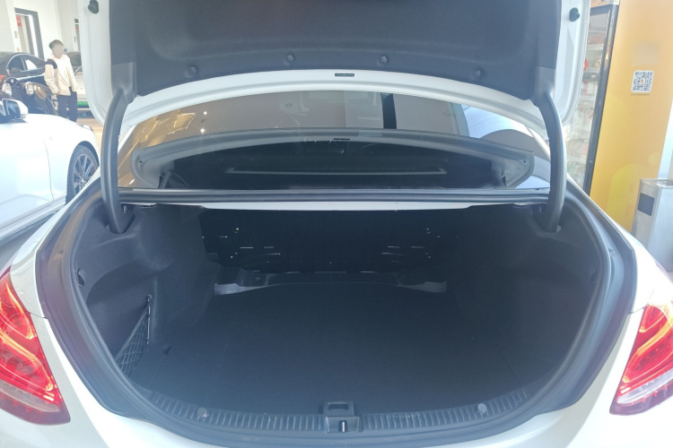 奔驰C级 2018款 C 180 L 时尚型运动版机舱底盘23