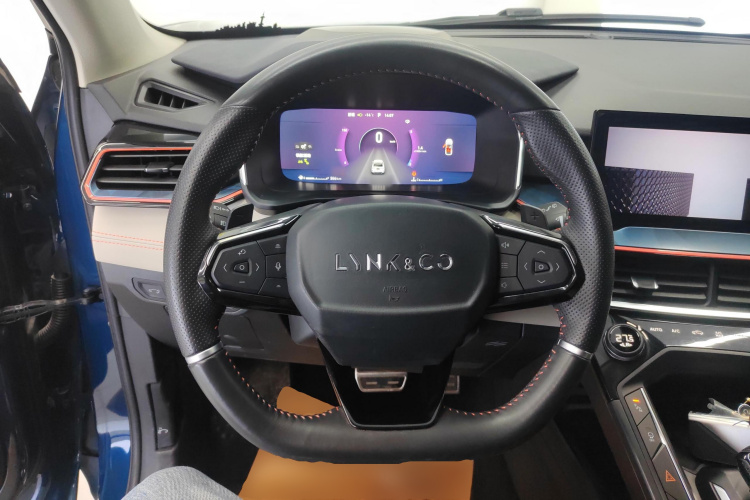 领克06 2020款 1.5T 耀Halo中控内饰13