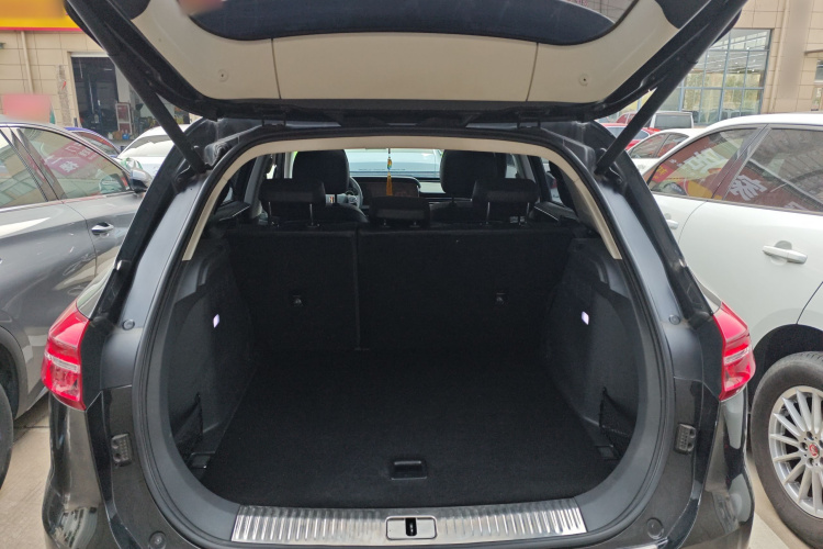 红旗HS5 2019款 2.0T 智联旗享版机舱底盘23