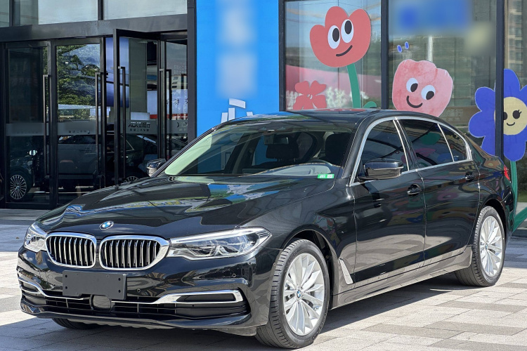 宝马5系 2020款 530Li 尊享型 豪华套装车身外观6002