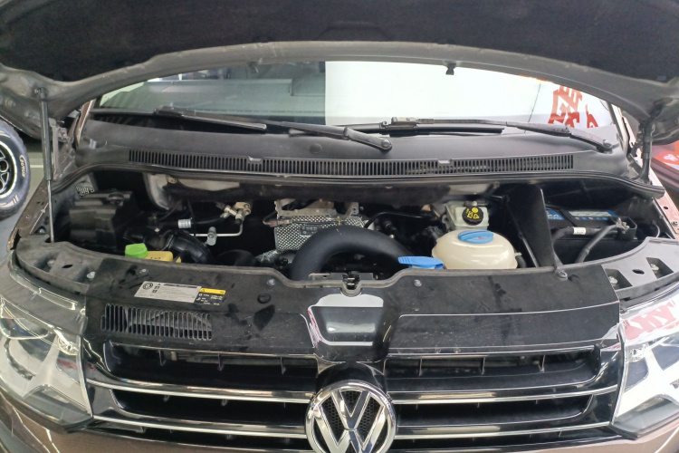 大众 迈特威 2012款 2.0TSI 两驱豪华版机舱底盘24