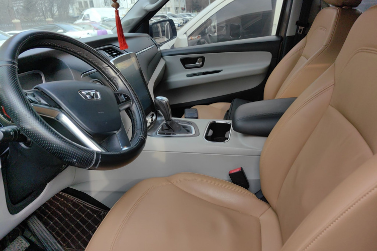 华颂7 2017款 2.0T 自动精英型中控内饰19