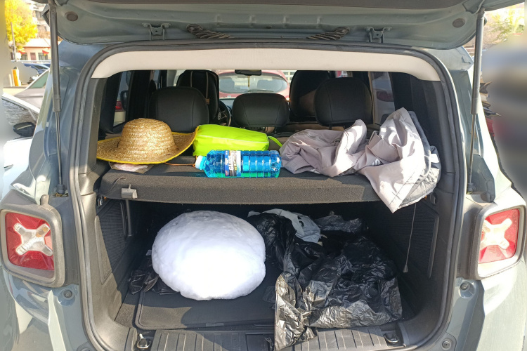 Jeep 自由侠 2016款 2.0L 自动四驱75周年致敬版局部细节23