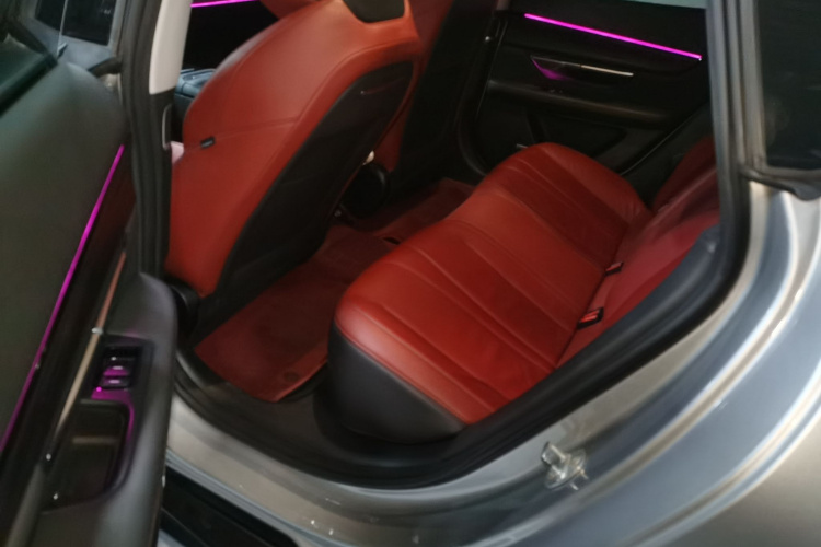 小鹏P7 2022款 670N+中控内饰7004