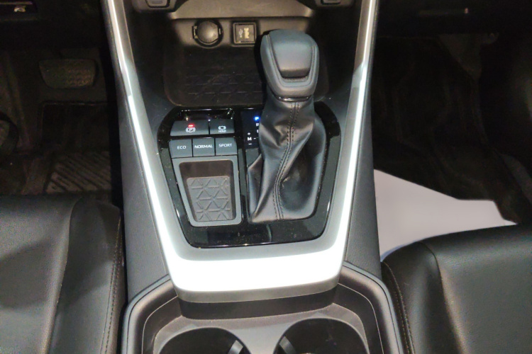 丰田 RAV4荣放 2024款 2.0L CVT两驱都市版局部细节18