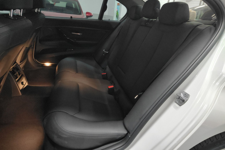 宝马3系 2018款 320Li 时尚型中控内饰7004