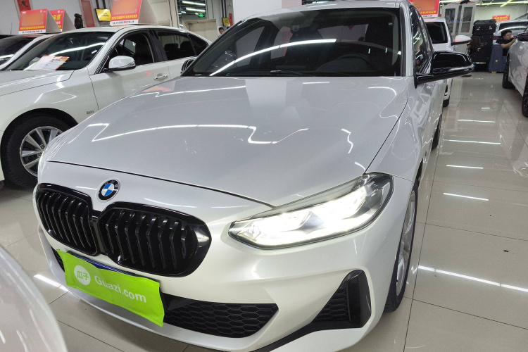 宝马1系 2021款 120i M运动曜夜版车身外观2