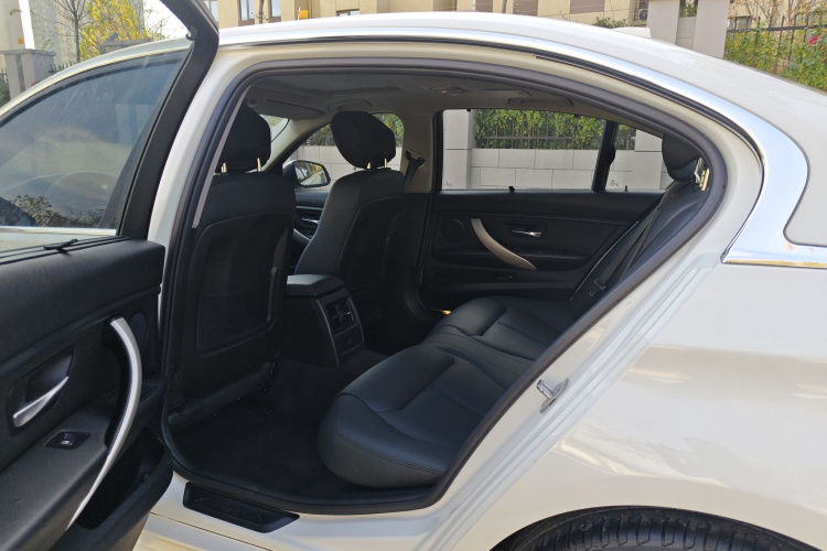 宝马3系 2015款 320Li 超悦版时尚型中控内饰7001