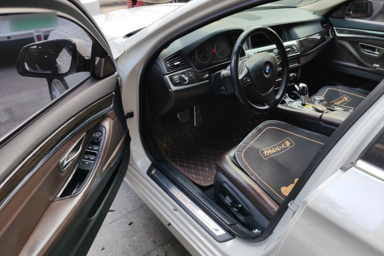 宝马5系 2014款 525Li 豪华设计套装中控内饰20