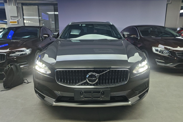 沃尔沃V90 2022款 Cross Country B5 AWD 智远版车身外观6001