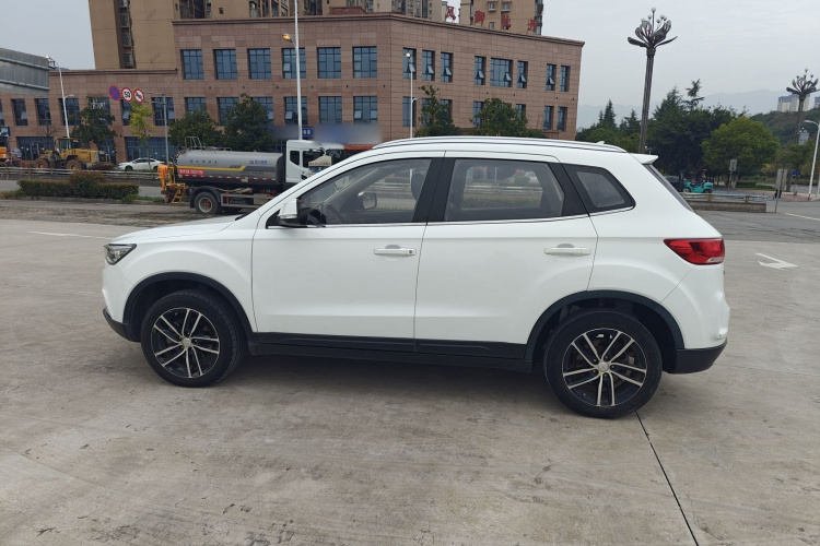 奔腾X40 2017款 1.6L 手动豪华型车身外观6005