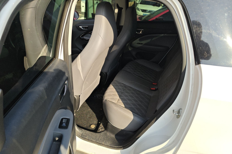 零跑汽车 零跑T03 2021款 400豪华版中控内饰21