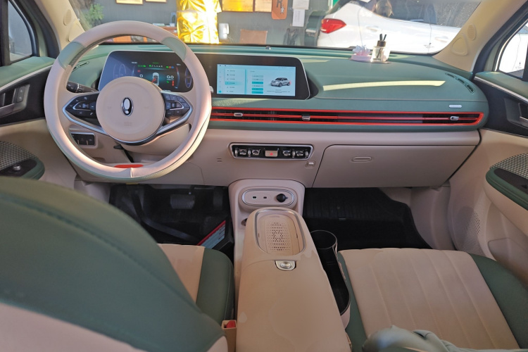 欧拉好猫 2023款 401km标准续航 豪华型 磷酸铁锂中控内饰12