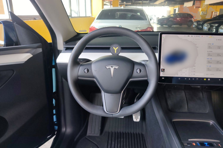 特斯拉 Model Y 2021款 长续航全轮驱动版中控内饰13