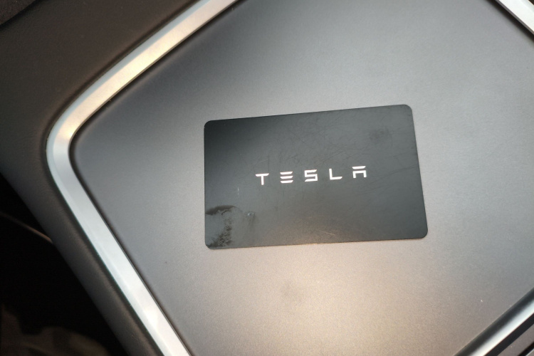 特斯拉 Model Y 2021款 标准续航后驱版中控内饰7001