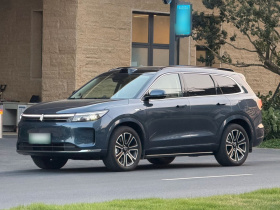 鸿蒙智行 问界M7 2024款 1.5T 智驾四驱Ultra版 6座