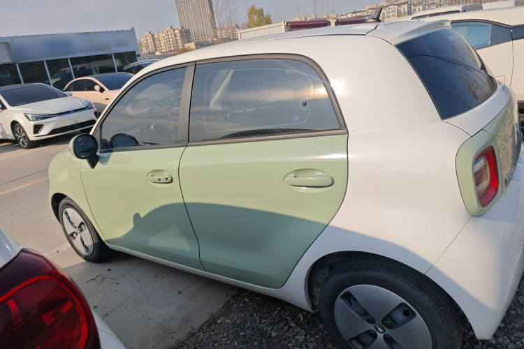 欧拉黑猫 2022款 301km 萌动型 磷酸铁锂车身外观4