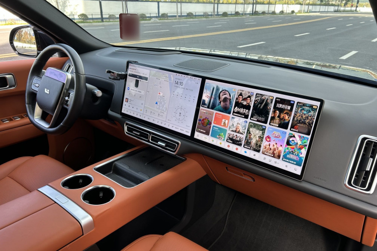 理想汽车 理想L8 2023款 Pro中控内饰7009
