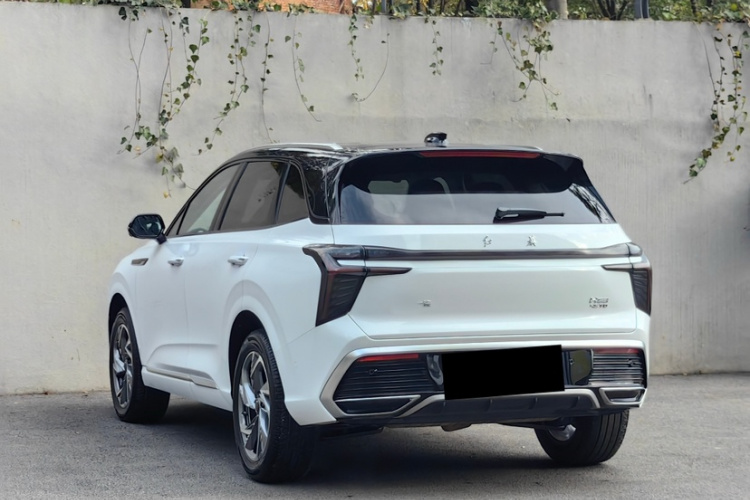 红旗HS3 2023款 2.0T 四驱有为版车身外观6003